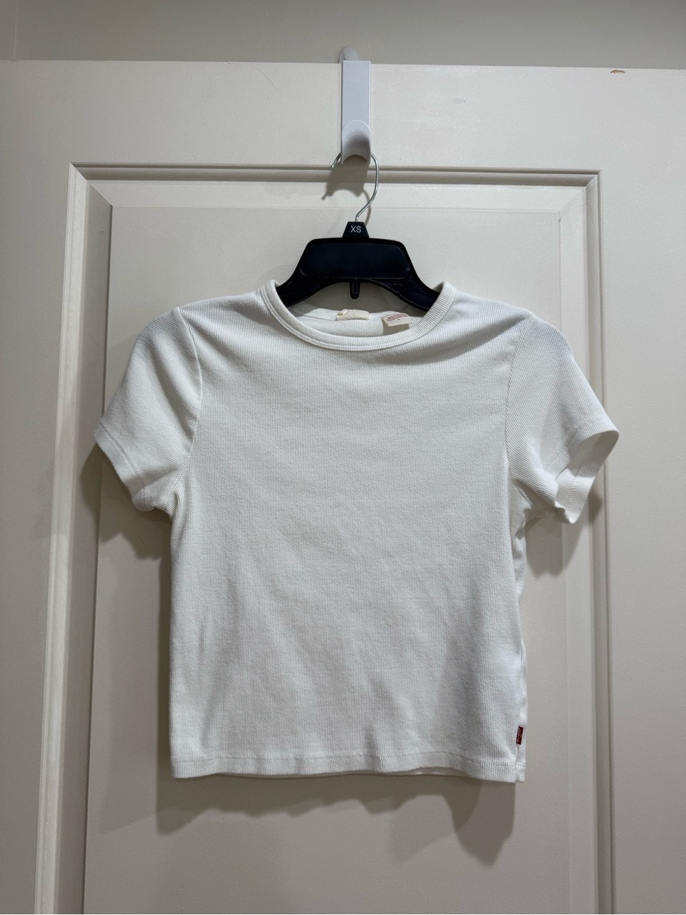 Levi’s white ribbed tee